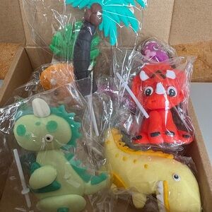 9 Dinosaurs theme Cake Toppers NEW